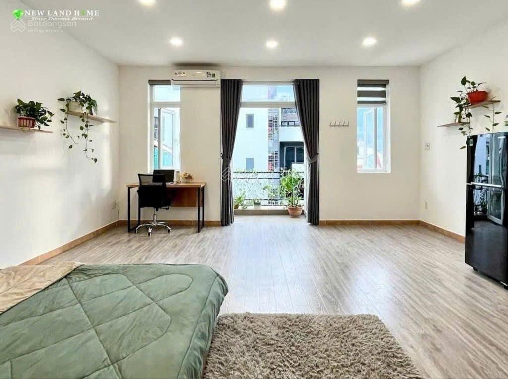 Nhà 3 tầng mt huỳnh tấn phát quận 7. 6*24 nhỉnh 20 tỷ.