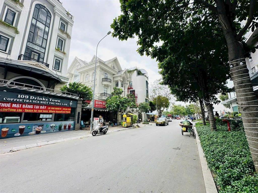 Tòa nhà chdv cao tầng mt lê thị chợ quận 7. 7*20 hơn 24 t.ỷ.