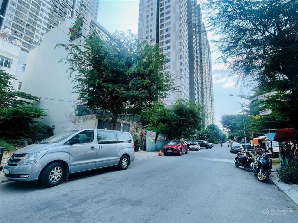 Tòa nhà chdv cao tầng mt lê thị chợ quận 7. 7*20 hơn 24 t.ỷ.