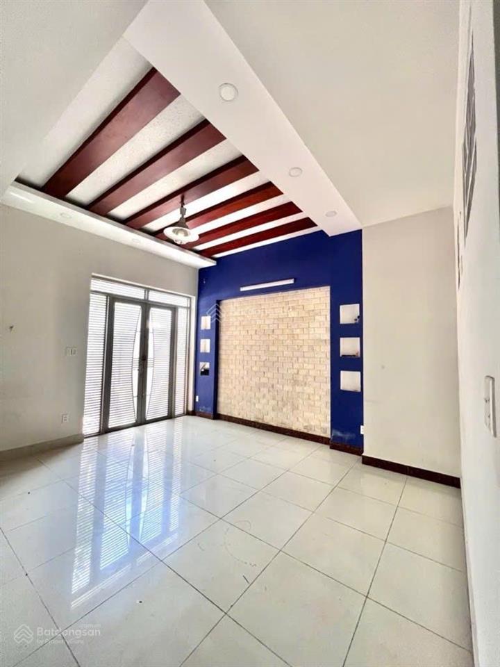 Nhà 3 tầng mặt tiền đường huỳnh tấn phát, 5*27 , 135 m2 thổ cư chỉ hơn 12 tỷ.