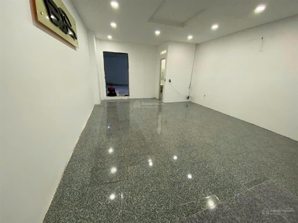 Nhà mặt tiền đường nhựa rộng 16 m quận 7. 5*21 chỉ 13,6 tỷ