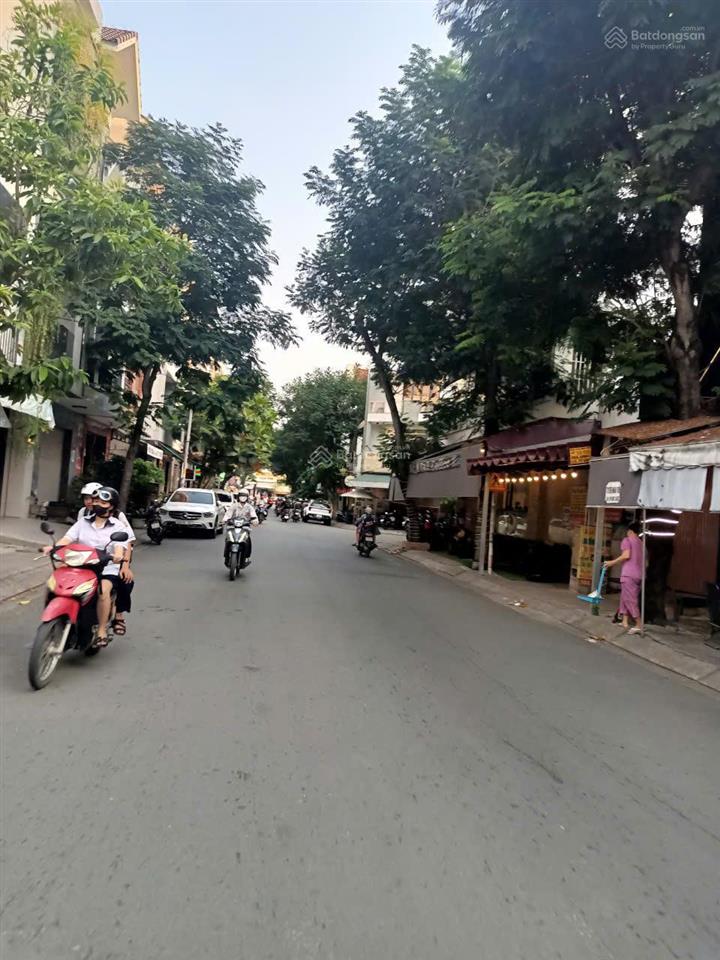Đất lô góc đường 20 m, khu sadeco tân phong quận 7. 5*18 còn 15,8 t.ỷ. ngay rmit.