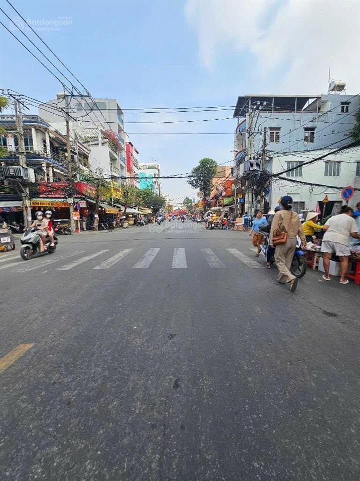 Nhà mặt đường nhựa 10 m, nguyễn thị thập quận 7. dt 4,5*22m giá 9,8 tỷ