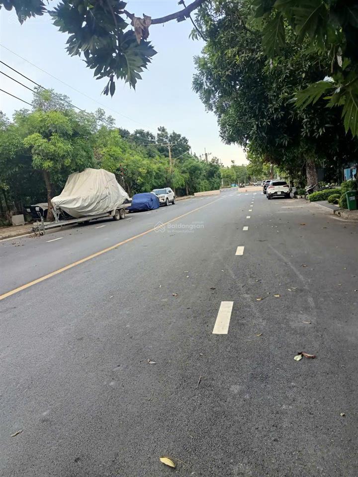 Biệt thự sân vườn mặt tiền đường đô đốc tuyết, pmh quận 7. 12*18, 80 tỷ.