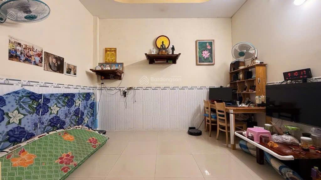 Nhà mặt tiền đường lê văn lương, 5,7*30 cn 168 m². chỉ 9 tỷ.