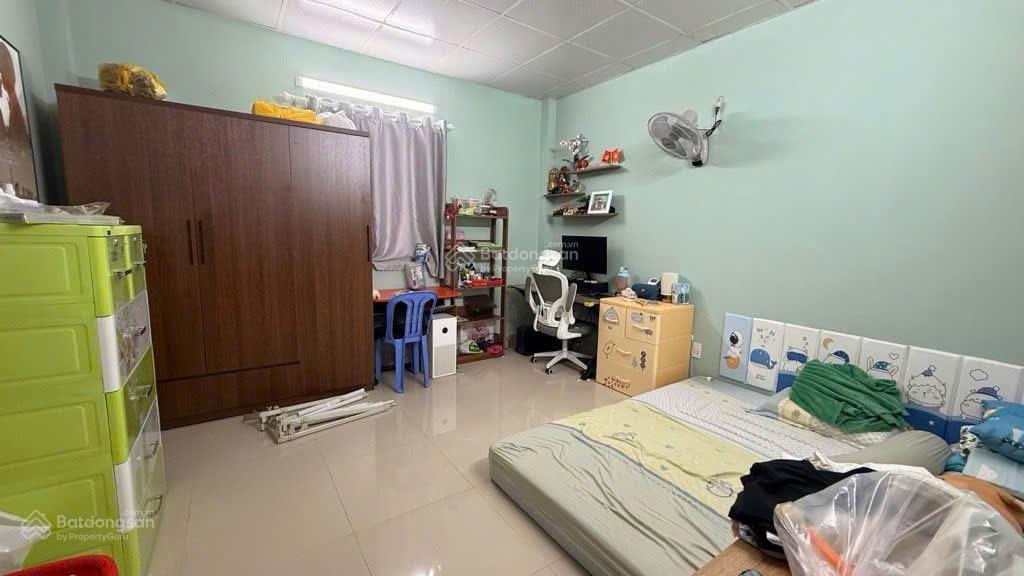Nhà mặt tiền đường lê văn lương, 5,7*30 cn 168 m². chỉ 9 tỷ.