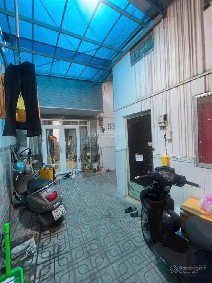 Dãy trọ 2 tầng hẻm 270 huỳnh tấn phát, tân thuận. 7,7*30, 11,5 tỷ.