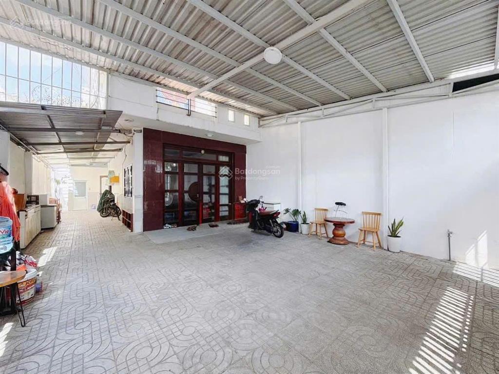 Nhà 4 tầng nguyễn thị thập, 6,5*21 hơn 11 tỷ. quá rẻ.