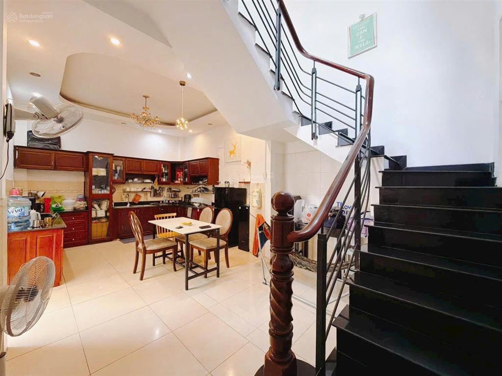 Nhà 4 tầng nguyễn thị thập, 6,5*21 hơn 11 tỷ. quá rẻ.