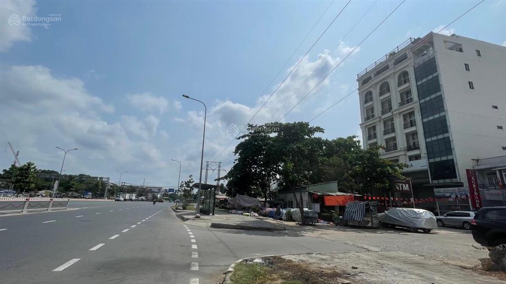 Mặt tiền đường nguyễn văn linh tân thuận tây quận 7. dt 6,8*17m giá 15,5 tỷ
