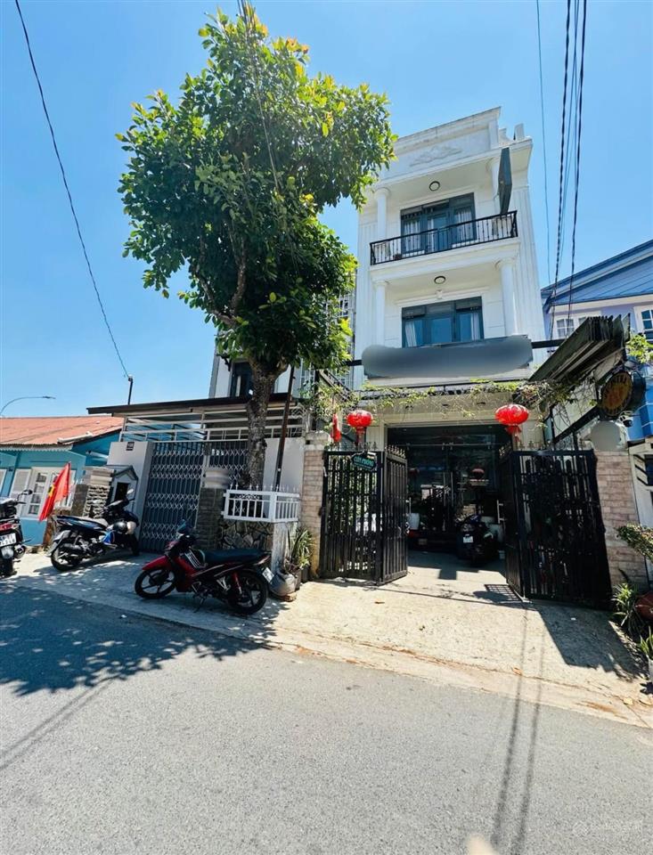 Giảm ngay 4tỷ  cần bán khách sạn mặt tiền đường nhựa an dương vương, p.2, tp đà lạt