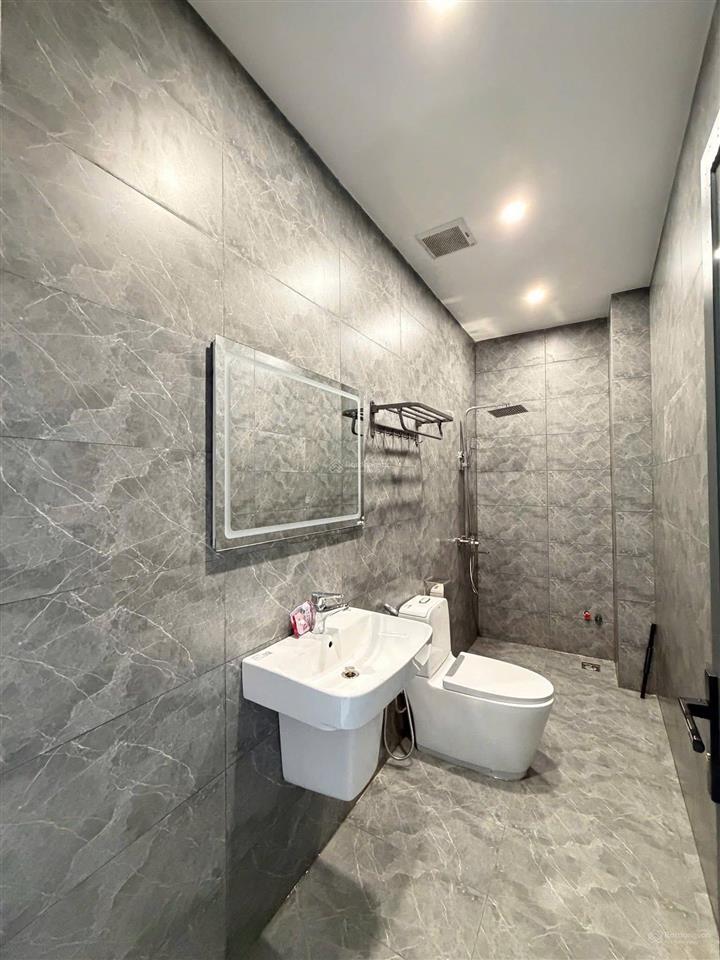 Hạ giá 1 tỷ bán gấp nhà đường ngô thị nhậm, phường 4, tp. đà lạt