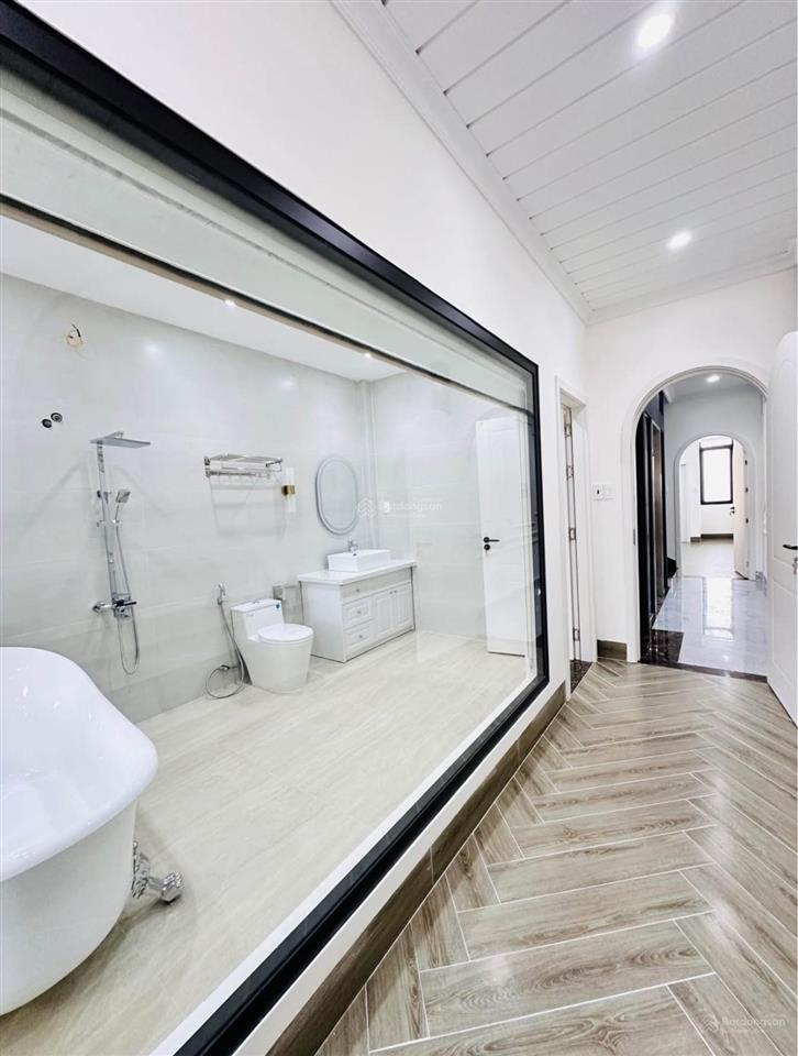 Bán nhà 92m2 tại mai hoa thôn, 13.6 tỷ, có thang máy