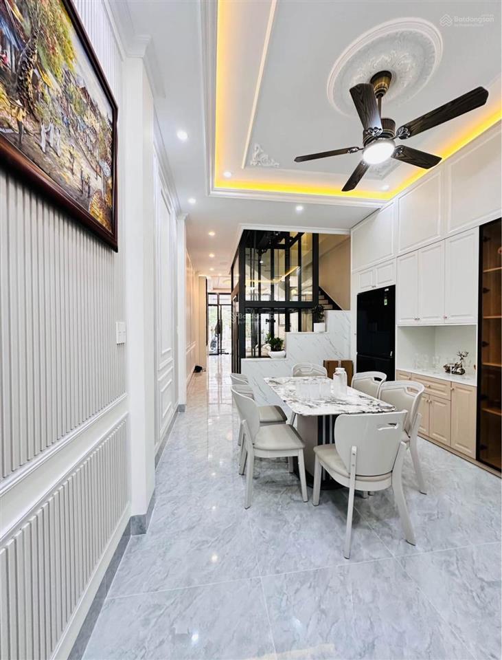 Bán nhà 92m2 tại mai hoa thôn, 13.6 tỷ, có thang máy