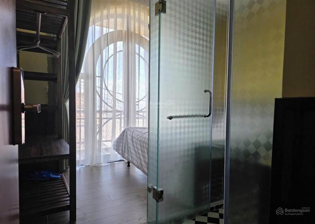 Bán khách sạn mới xây đuờng lê hồng phong, p4, đà lạt