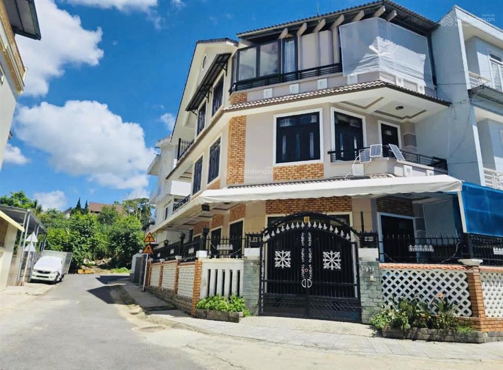 Bán gấp căn nhà góc 2 mặt tiền yersin, p.9  trung tâm đà lạt
