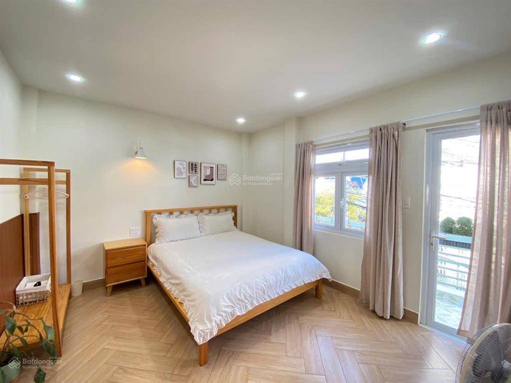 Bán nhà hoàn công có sân đậu ô tô đường lê hồng phong, p. 4, tp đà lạt