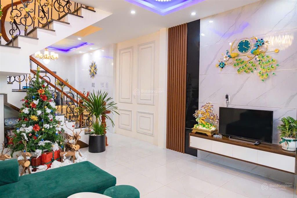 Cần bán homestay mặt tiền tô hiến thành cạnh bến xe liên tỉnh đà lạt