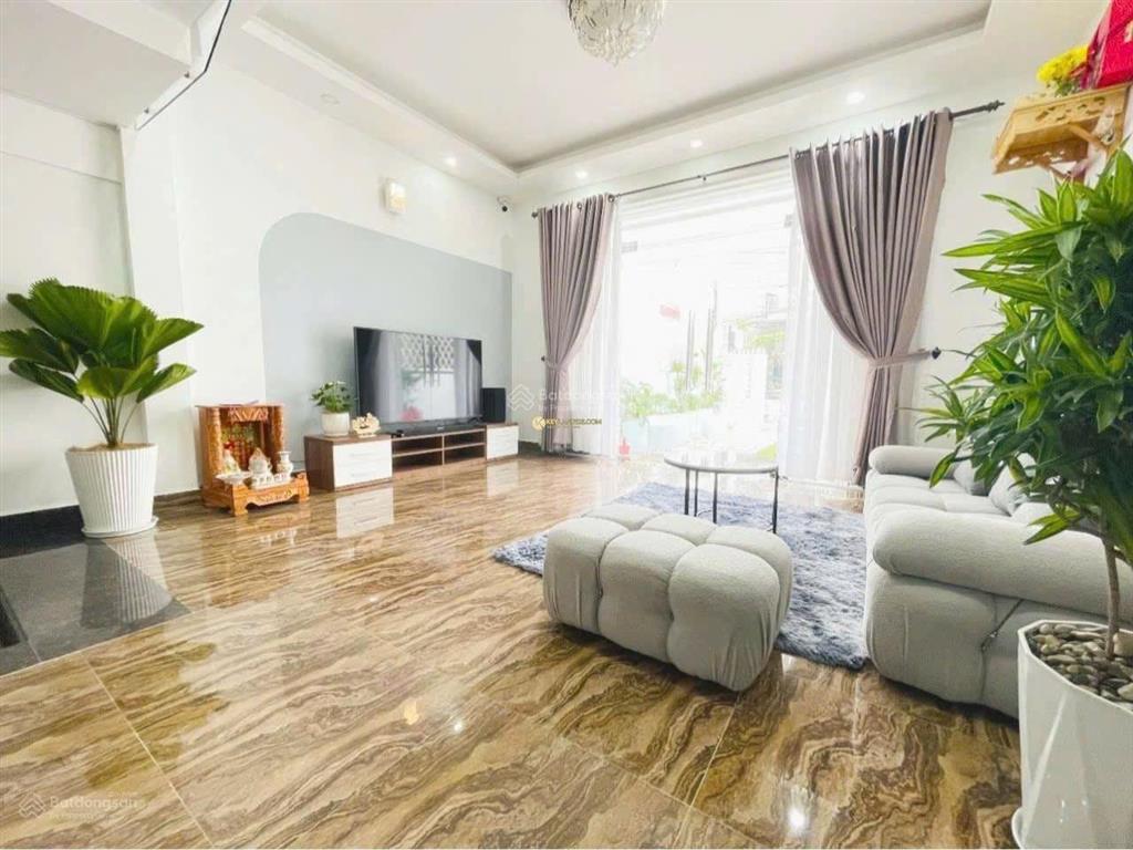Bán nhà mặt tiền mai hoa thôn, p.2, đà lạt