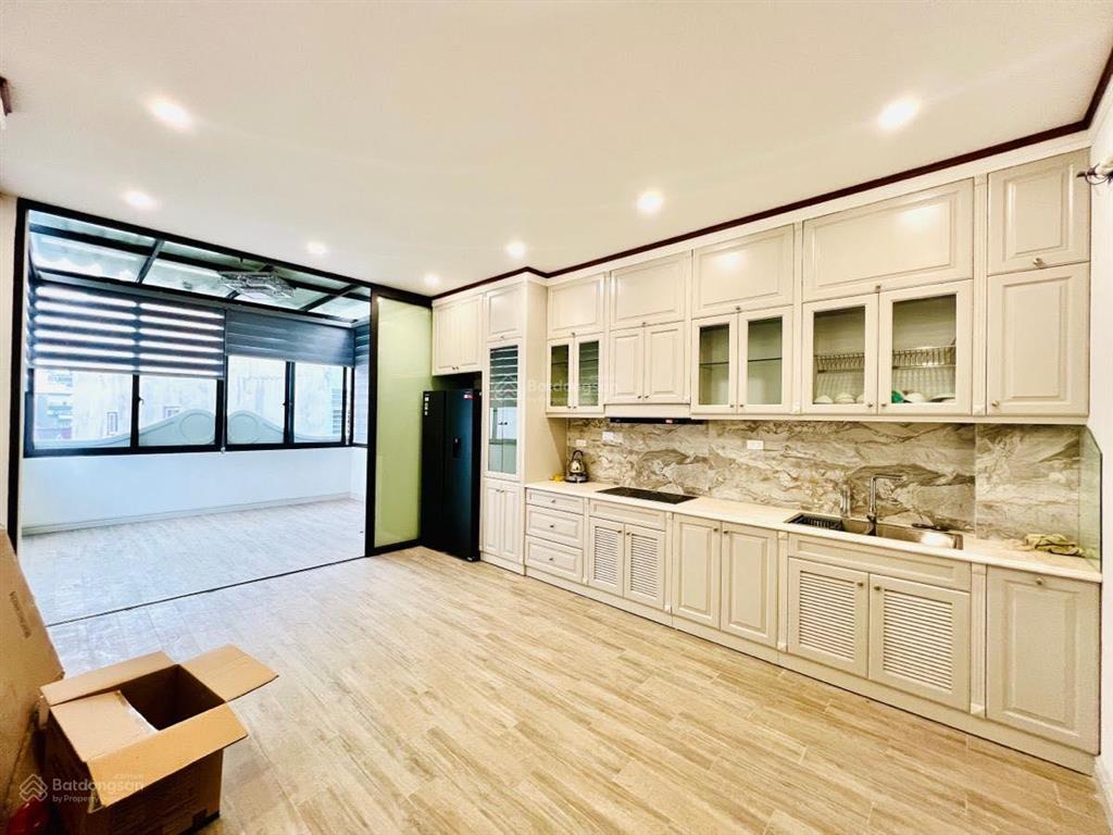 Hoa hậu! phố vip trương công giai, 49m2 x 7 tầng, mt 4.1m, ôtô vào nhà,ngõ thôngkinh doanh sầm uất