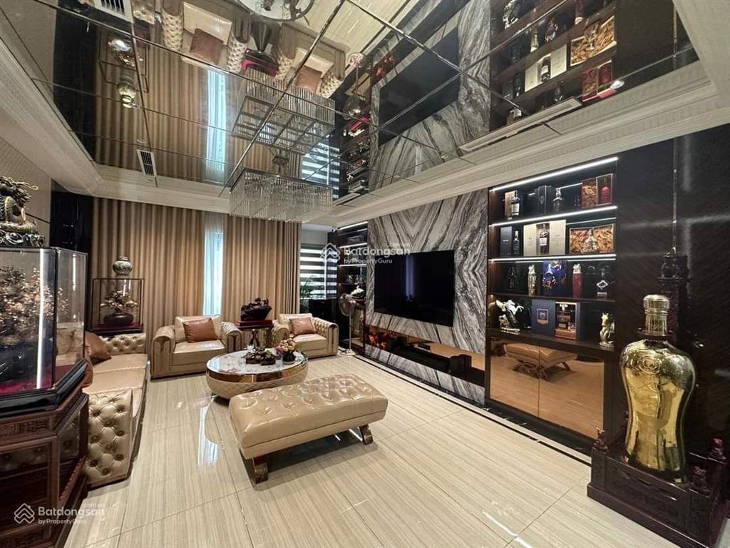 Cực phẩm! phố vip hoàng cầu, 72m2 * 5 tầng, mt 7.4m, vỉa hè, ô tô tránh dừng đỗ, kinh doanh sầm uất