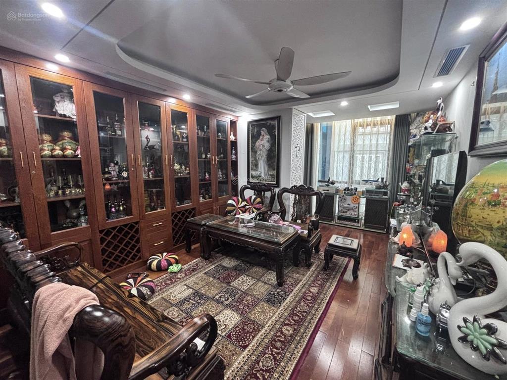 Kịch độc! toà văn phòng phố nguyễn chánh,60m2 x8 tầng, mt 4.5m, ôtô tránh,vỉa hè,kinh doanh sầm uất
