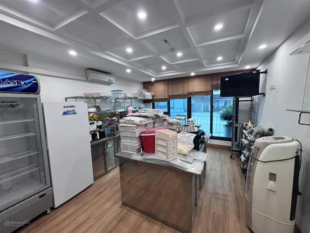 Kịch độc! toà văn phòng phố nguyễn chánh,60m2 x8 tầng, mt 4.5m, ôtô tránh,vỉa hè,kinh doanh sầm uất