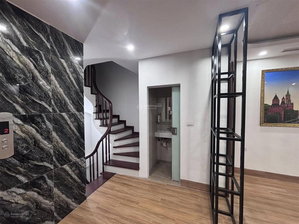 Kịch độc! toà văn phòng phố nguyễn chánh,60m2 x8 tầng, mt 4.5m, ôtô tránh,vỉa hè,kinh doanh sầm uất