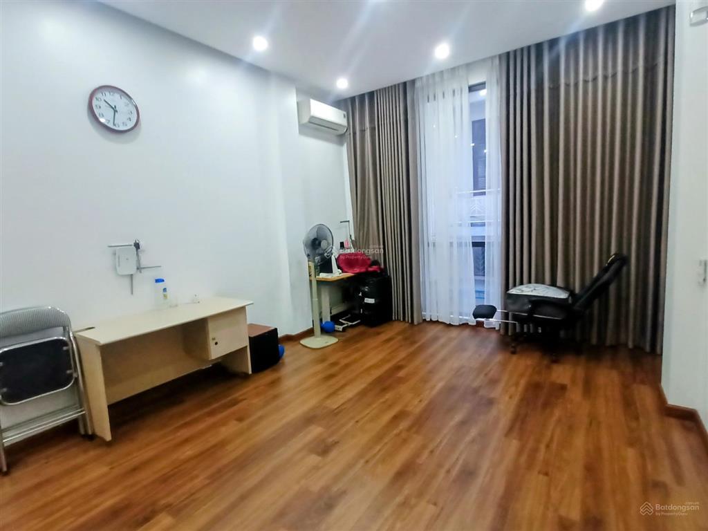 Hàng hiếm! phân lô trần quốc hoàn, 41m2 * 7 tầng, mt 4m, ô tô vào nhà, 2 thoáng, kinh doanh sầm uất