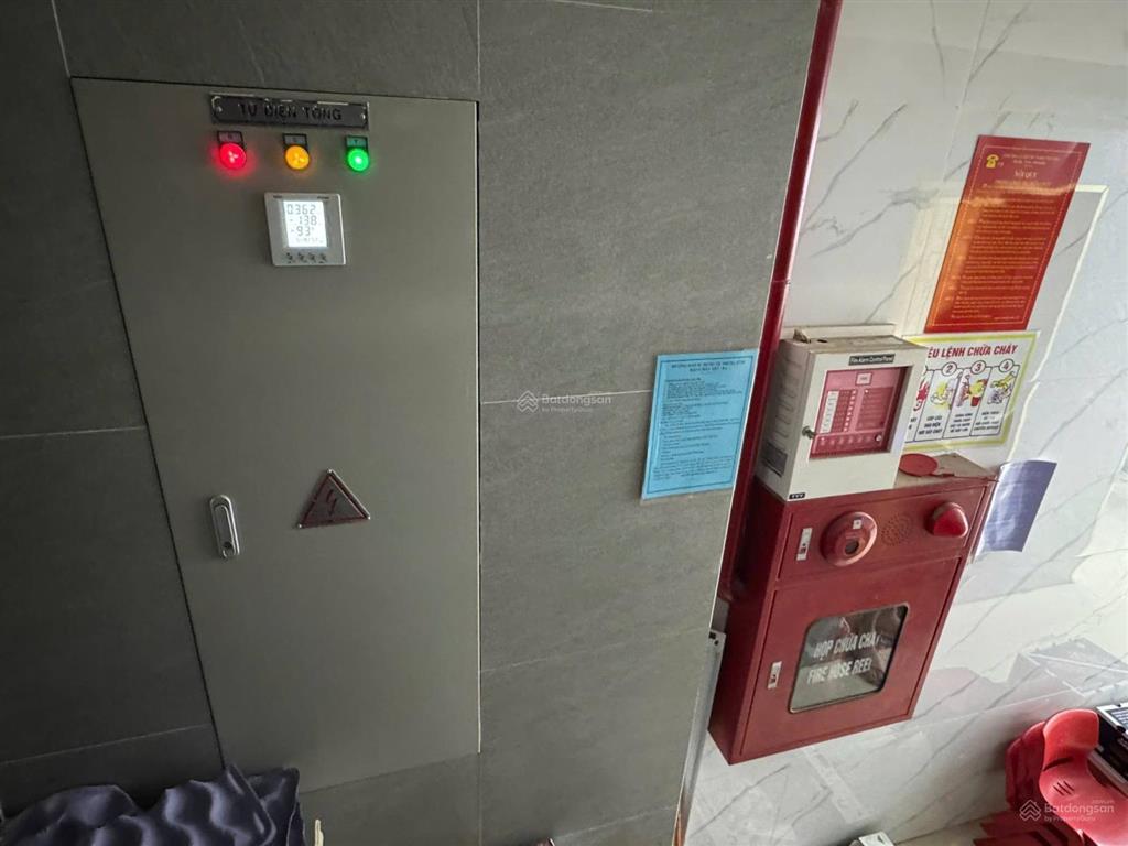 Cực phẩm! toà văn phòng mặt phố nghĩa tân, 60m2 x8 tầng,kinh doanh sầm uất,dòng tiền 70 triệu/tháng