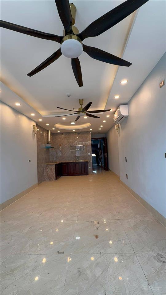 Cực phẩm! toà văn phòng mặt phố nghĩa tân, 60m2 x8 tầng,kinh doanh sầm uất,dòng tiền 70 triệu/tháng