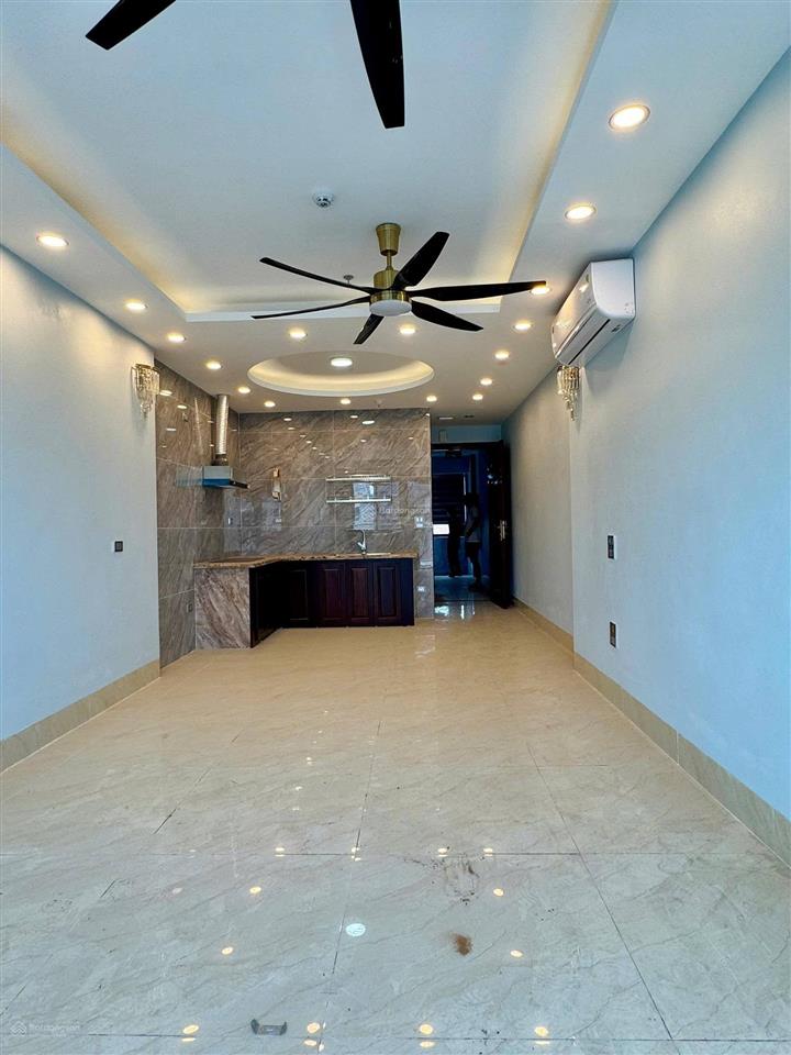 Cực phẩm! toà văn phòng mặt phố nghĩa tân, 60m2 x8 tầng,kinh doanh sầm uất,dòng tiền 70 triệu/tháng