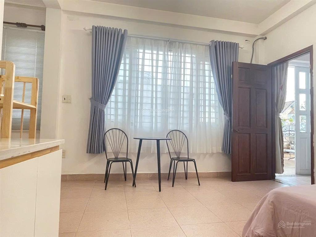 Phòng có cửa sổ, full nội thất, quận 2