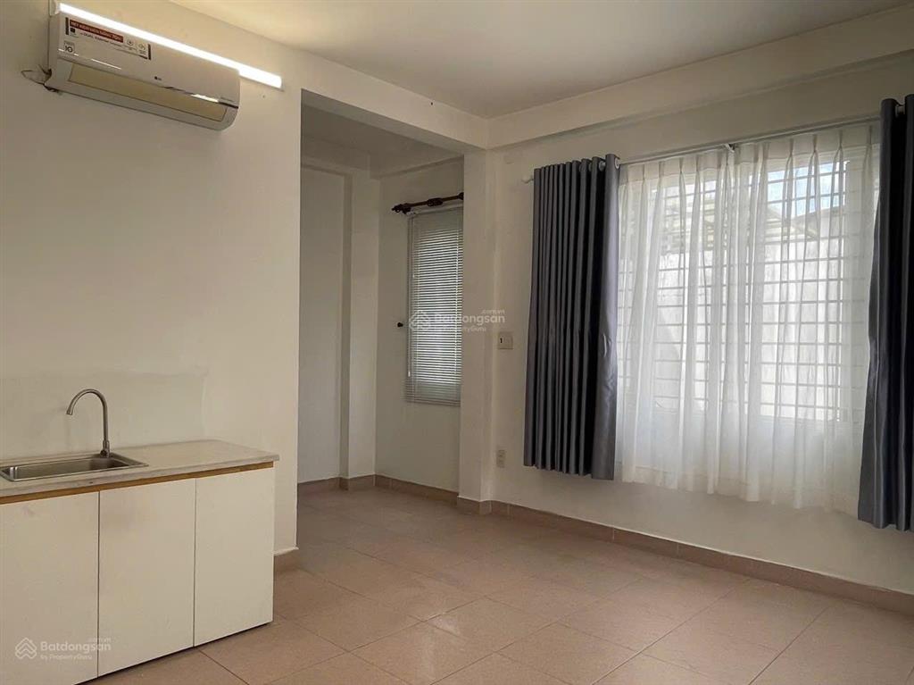 Phòng có cửa sổ, full nội thất, quận 2