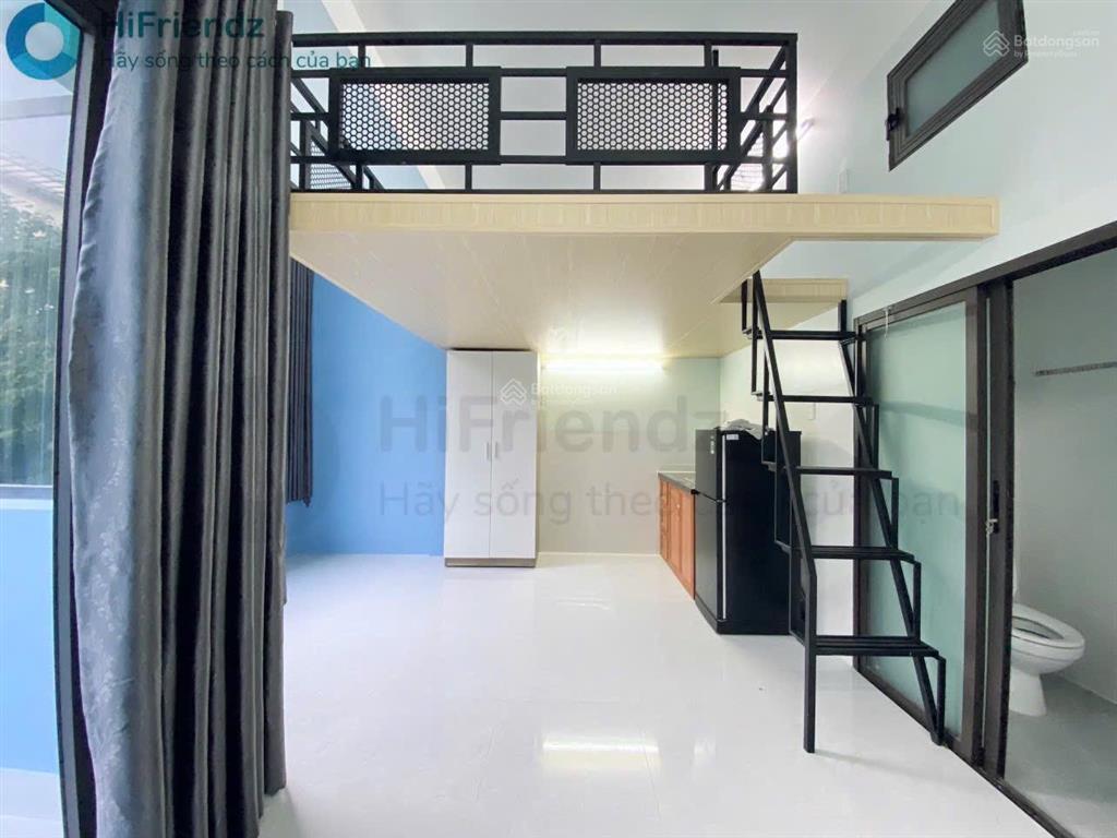 Phòng có gác + ban công rộng rãi, thoáng mát, ở là thích