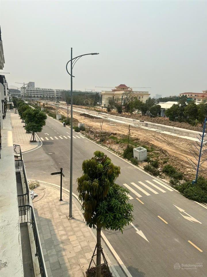 Chủ cần bán gấp căn shop 2 mặt tiền + view công viên  gđ1 hoàng huy new city.