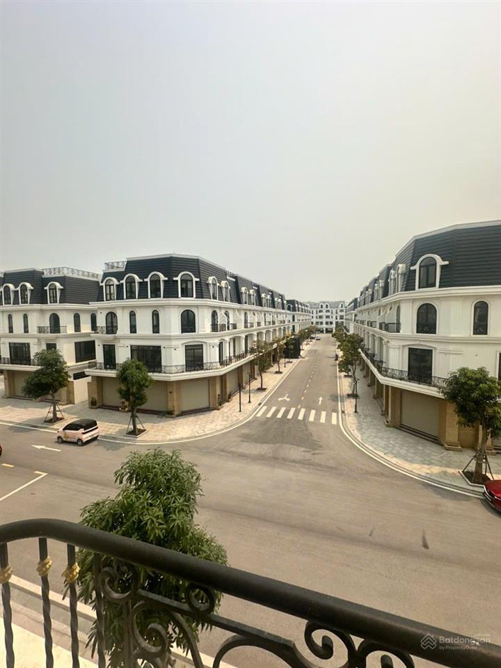 Chủ cần bán gấp căn shop 2 mặt tiền + view công viên  gđ1 hoàng huy new city.