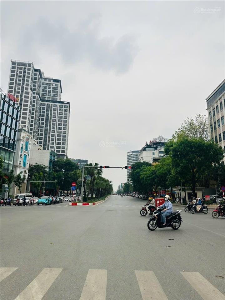 Bán gấp nhà ngõ 33 phố văn caoba đình32m5 tầng3 pngần phốgiá 7,77 tỷsổ đỏko quy hoạch