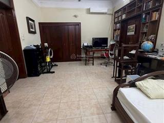 Chính chủ bán gấp nhà phố cầu giấy, diện tích 138m2, nhà 4 tầng, mặt tiền 11m, giá bán 27,8 tỷ