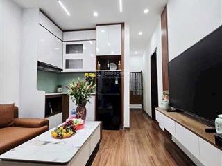 3,5tỷ bán gấp tập thể phố chùa láng, đống đa, diện tích 55m 2 phòng ngủ 2wc 2 mặt thoáng, sổ đỏ cc