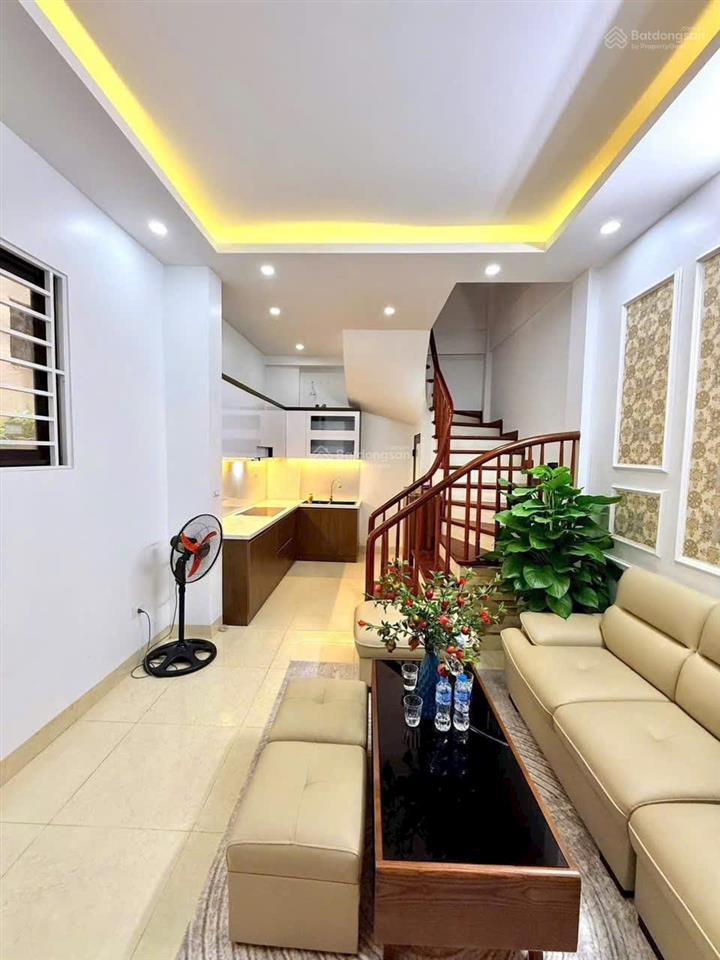 Bán nhà phố nguyễn chí thanhđống đakinh doanhngõ thôngcăn góc2 mặt35m5 tầngmt 4.2m9,2 tỷ