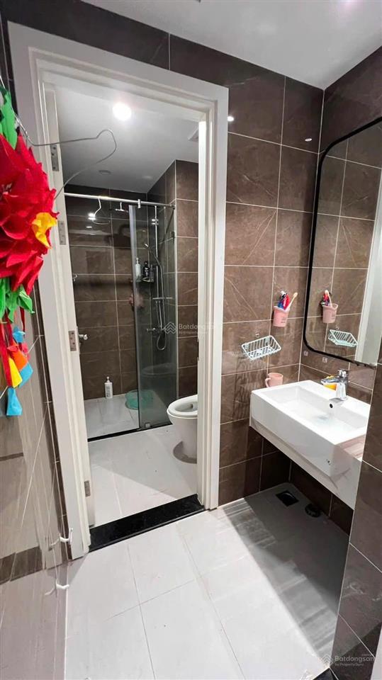 3.83 tỷ bán gấp căn hộ chung cư 2 ngủ  đầy đủ nội thất56m2sổ đỏ lâu dàikđt vinhome smart city.