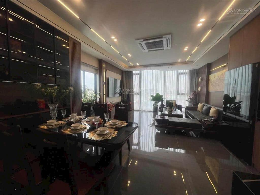 Bán nhà phố hoàng ngâncầu giấythang máyô tô50m26 tầngmặt tiền 4.6mgiá 14.5 tỷfull nội thất