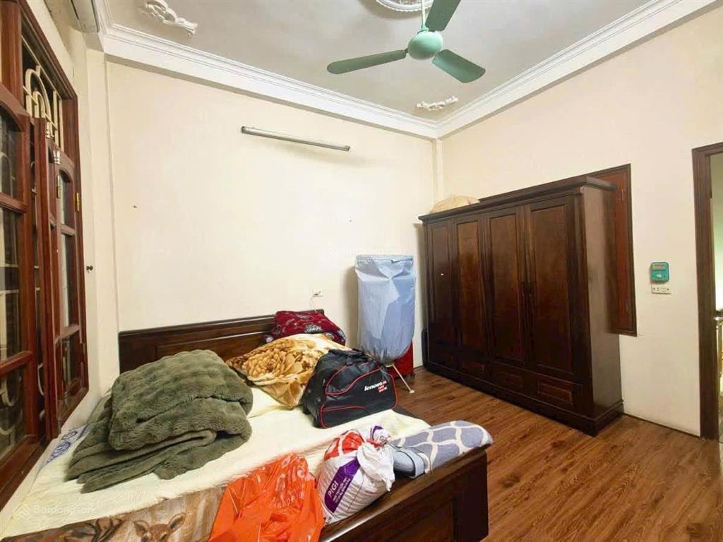 Bán nhà ngõ 41 phố thái hàđống đadiện tích 49m6 tầngmặt tiền 3.4mngõ thông9.5 tỷsổ đỏ