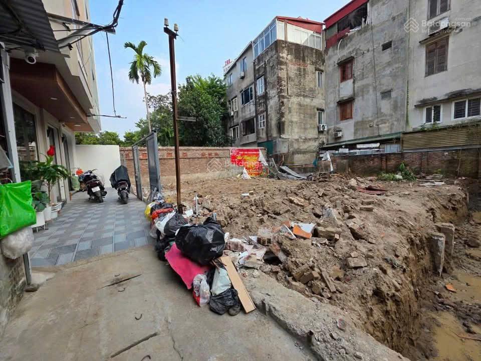 Bán đất ngoại giao đoàn,xuân la,xuân đỉnh62m2mặt tiền 4mgần phốđầu tư gấpsổ đỏ9.8 tỷ