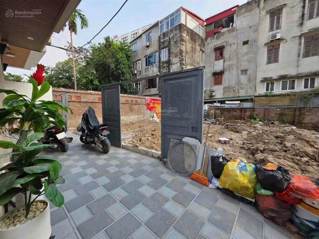 Bán đất ngoại giao đoàn,xuân la,xuân đỉnh62m2mặt tiền 4mgần phốđầu tư gấpsổ đỏ9.8 tỷ