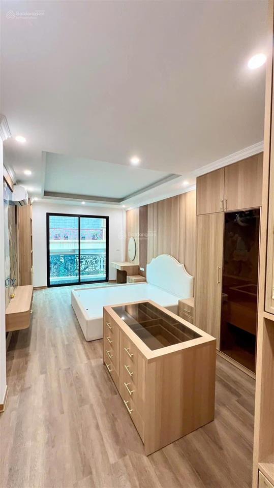 Phân lô ô tô phố lạc long quânnghĩa đôcầu giấythang máyô tô52m7 tầngmt 4mgiá 20.5 tỷ