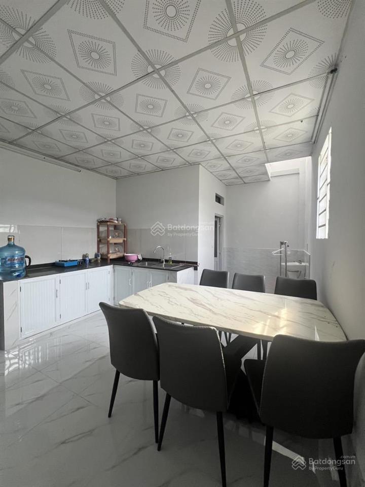 Giảm mạnh còn 9,6 tỷ nhà hxt bình thành dt 226m2 (8x19m nở hậu) 2 mặt hẻm