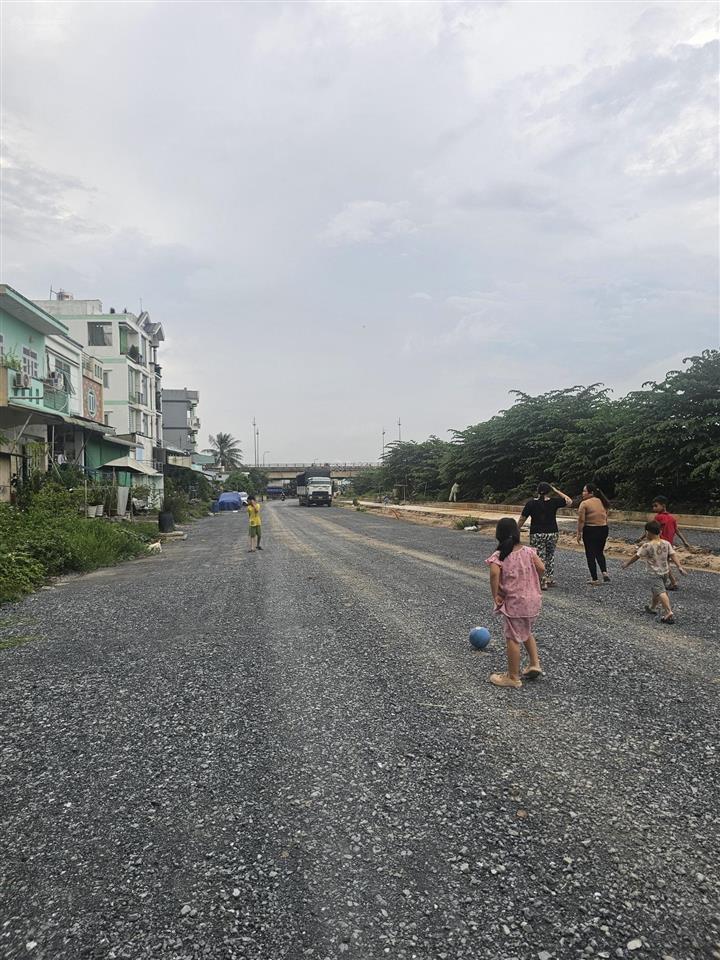 Giảm sâu 4.73 tỷ còn 13.15 tỷ nhà 2 mặt tiền đường 30m tỉnh lộ 10 & kênh tham lương, bt dt (350m2)