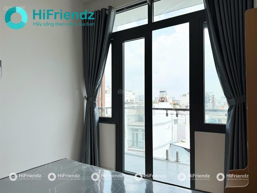 Cho thuê căn hộ dịch vụ cao cấp mới 100%  dạng studio ban công, cửa sổ  full nt  máy giặt riêng